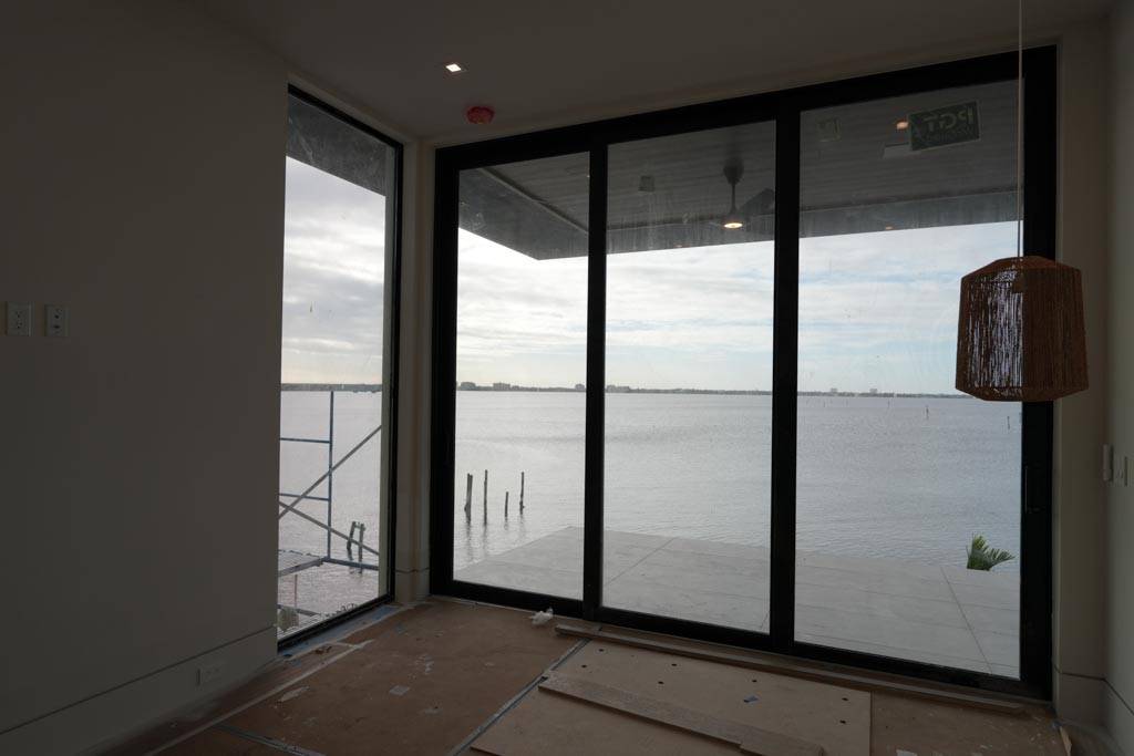 20240114 Master Bedroom Blinds Ev Blinds Before