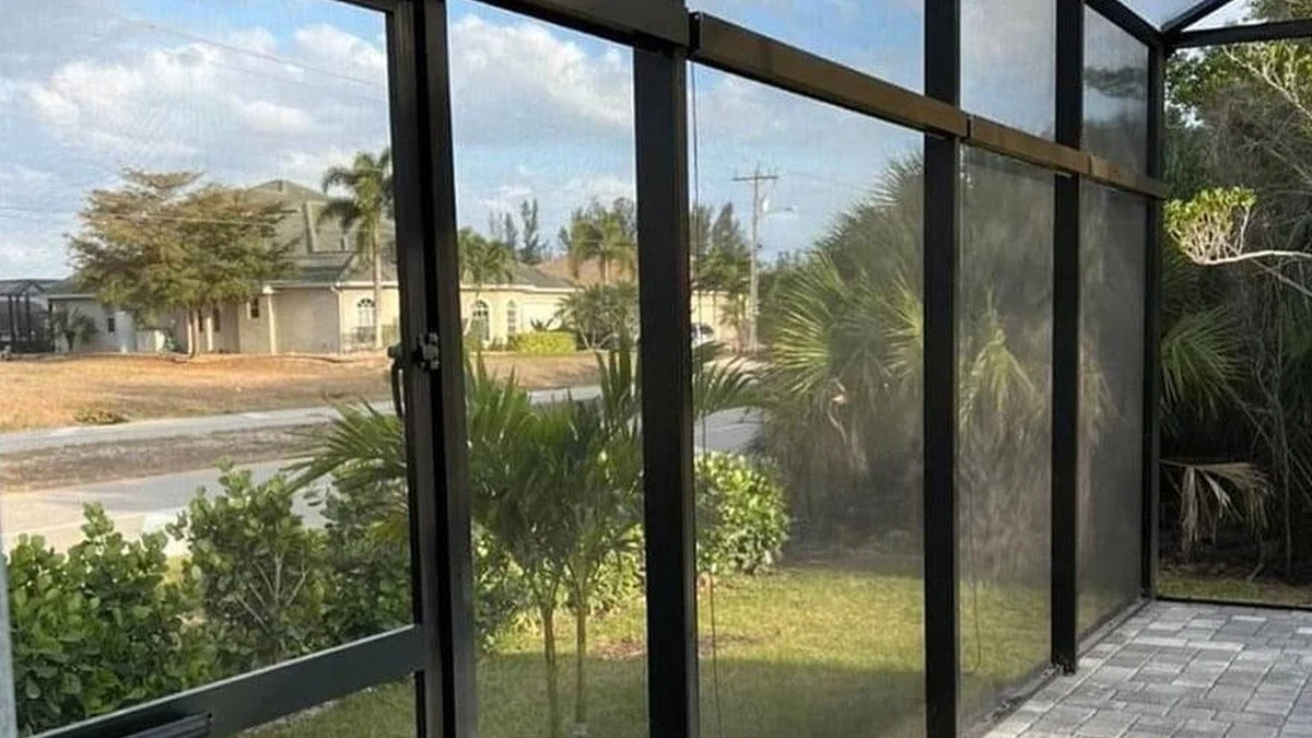 Screen shade managing daylight near an outdoor living area