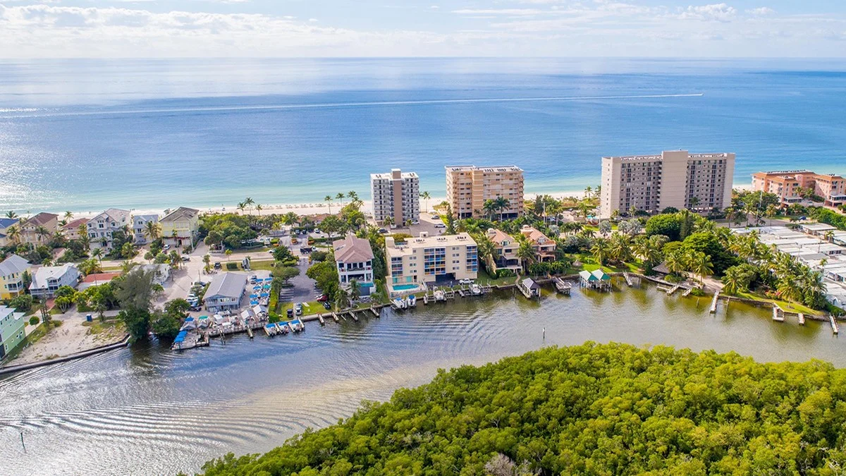 Bonita Springs homes and condos served by custom window coverings