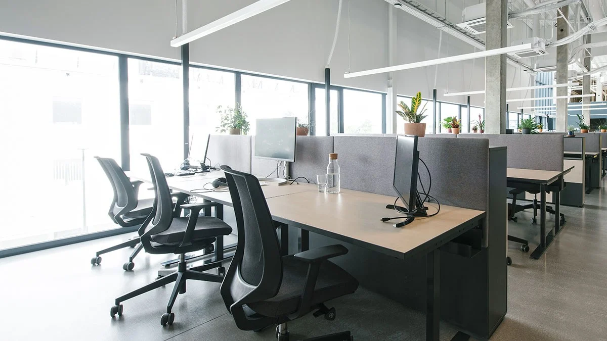 Wide office blind system selected for smooth daily operation
