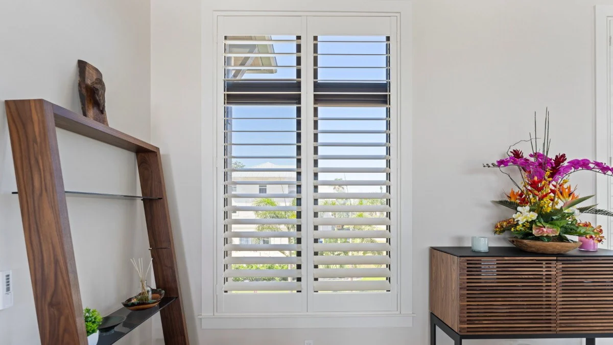 Made-to-measure shutter panels aligned for privacy and airflow