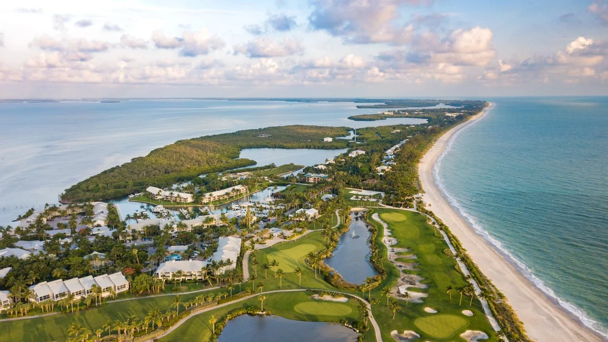 Captiva Island property where blinds and shades support guest comfort