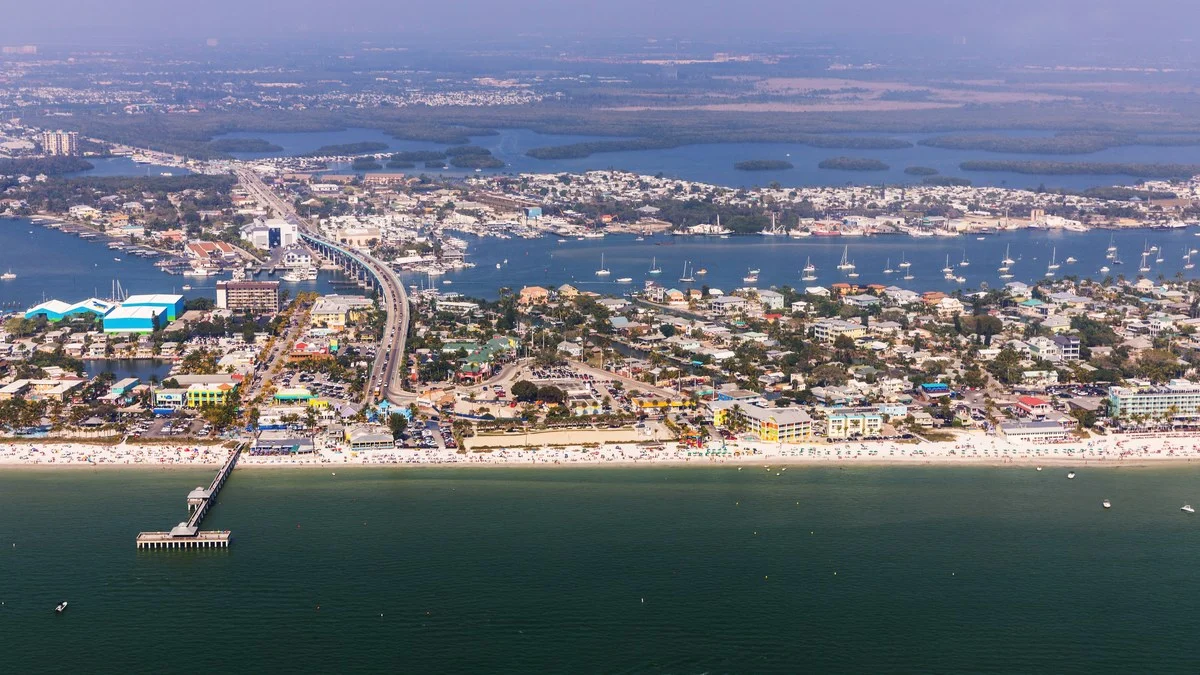 Fort Myers neighborhood context considered during window treatment planning