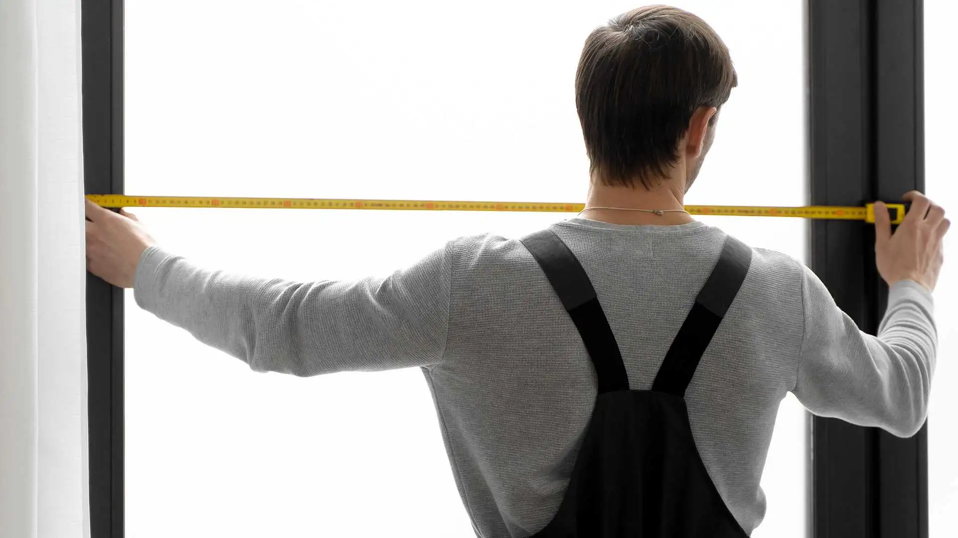 How Much Does a Handyman Charge to Install Blinds in Southwest Florida