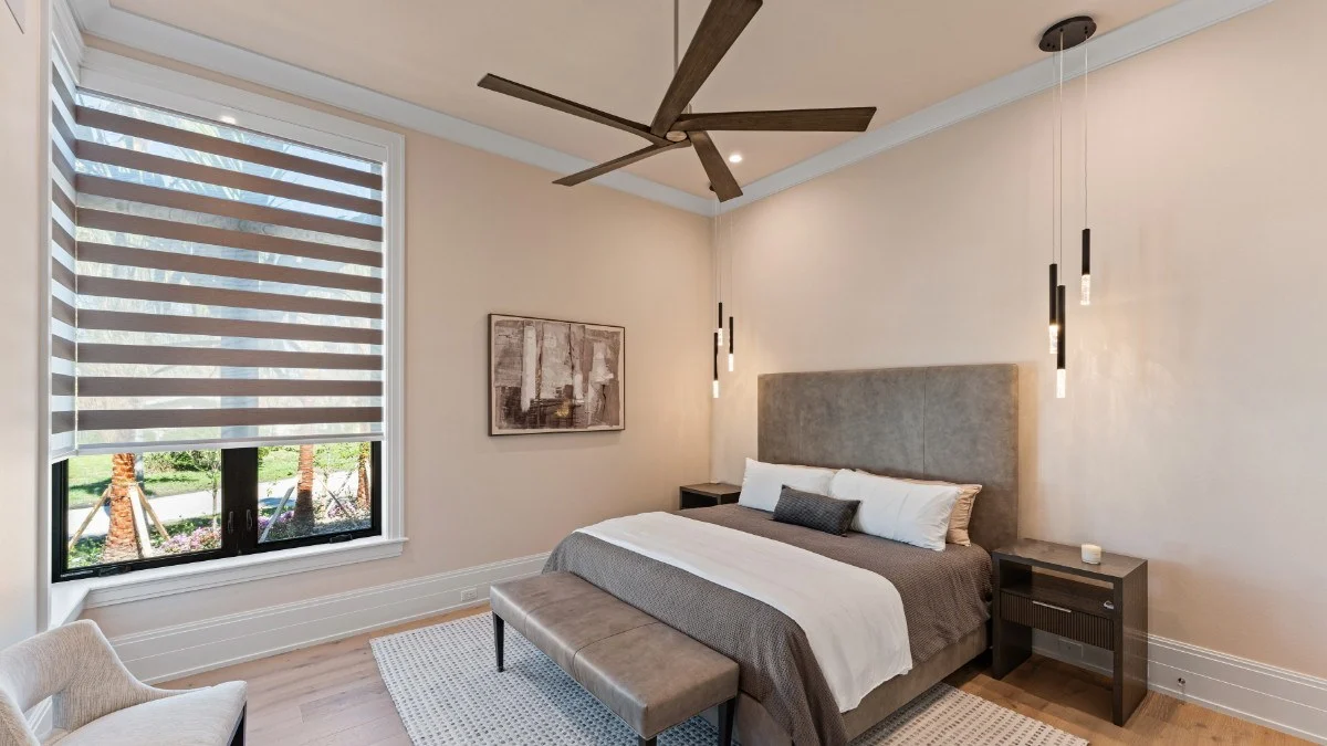 Motor-ready layered blind complementing a modern Naples interior