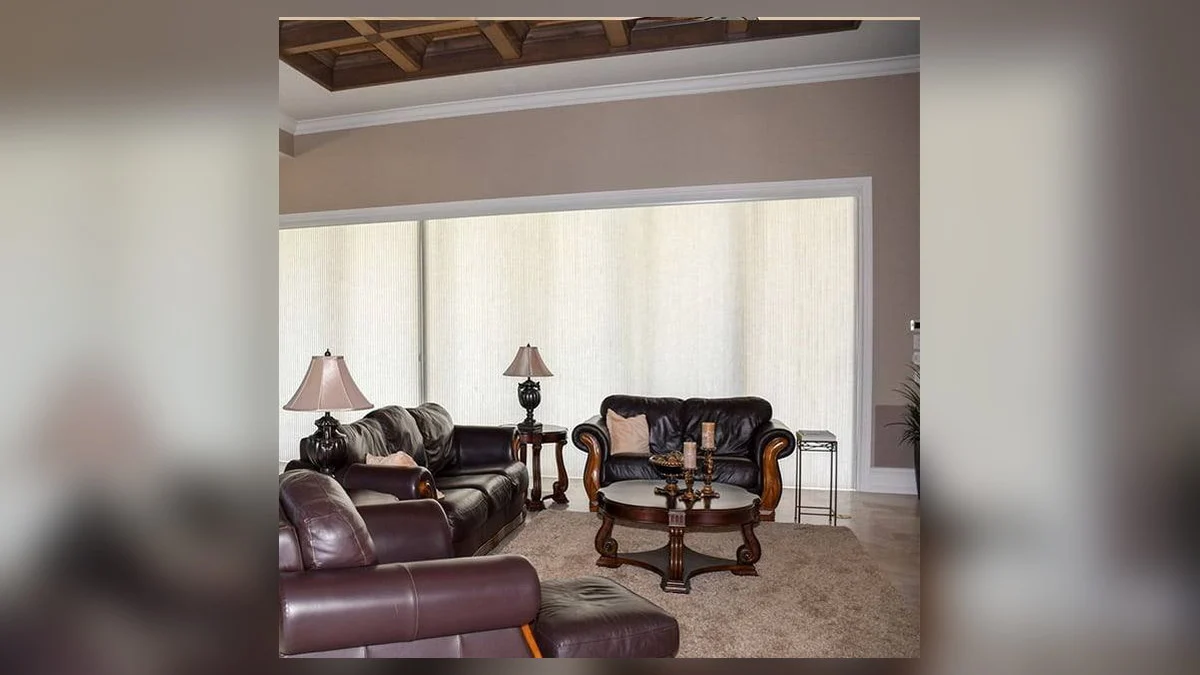 Layered sheer blind construction for flexible daylight and privacy control