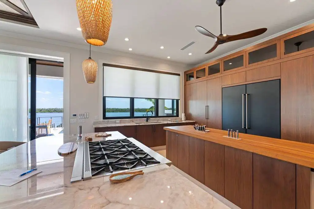 Roller Shades in Cape Coral