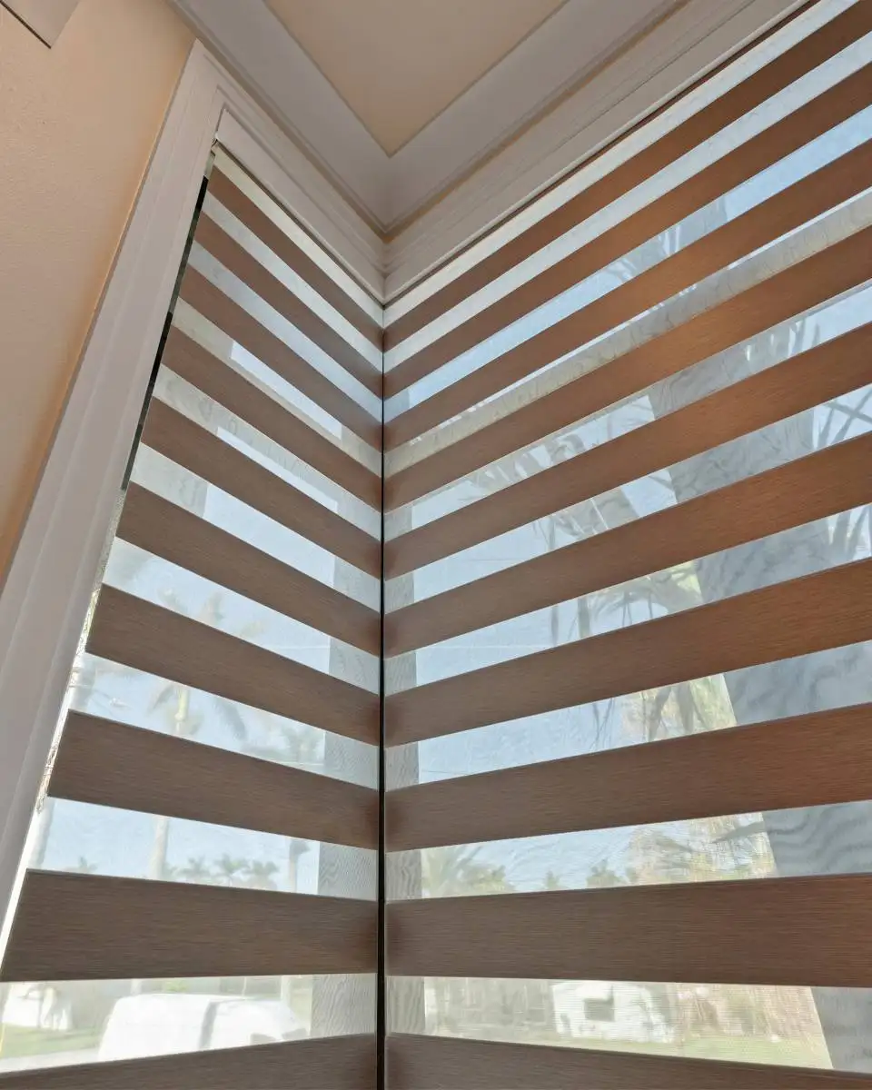 ZeroCorner™ Shades for glass-on-glass corners